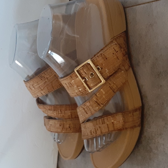 Shoes - VIONIC  sandalia  size  8 women